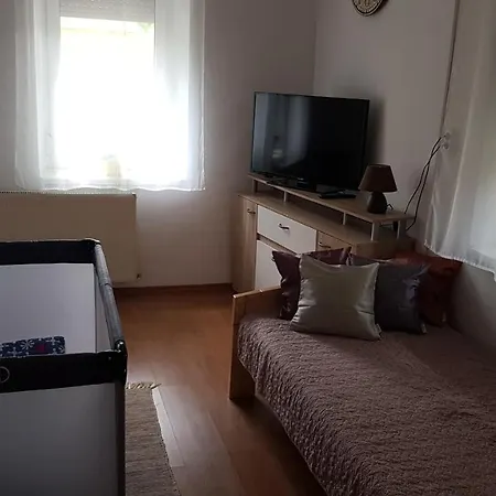 Apartment Harmonia Kishaz Vendeghaz *