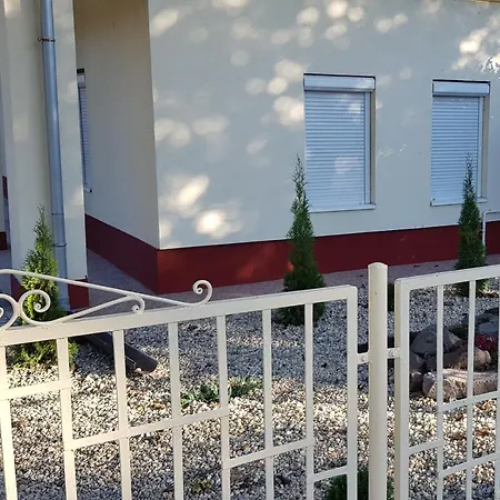 Harmonia Kishaz Vendeghaz Apartment